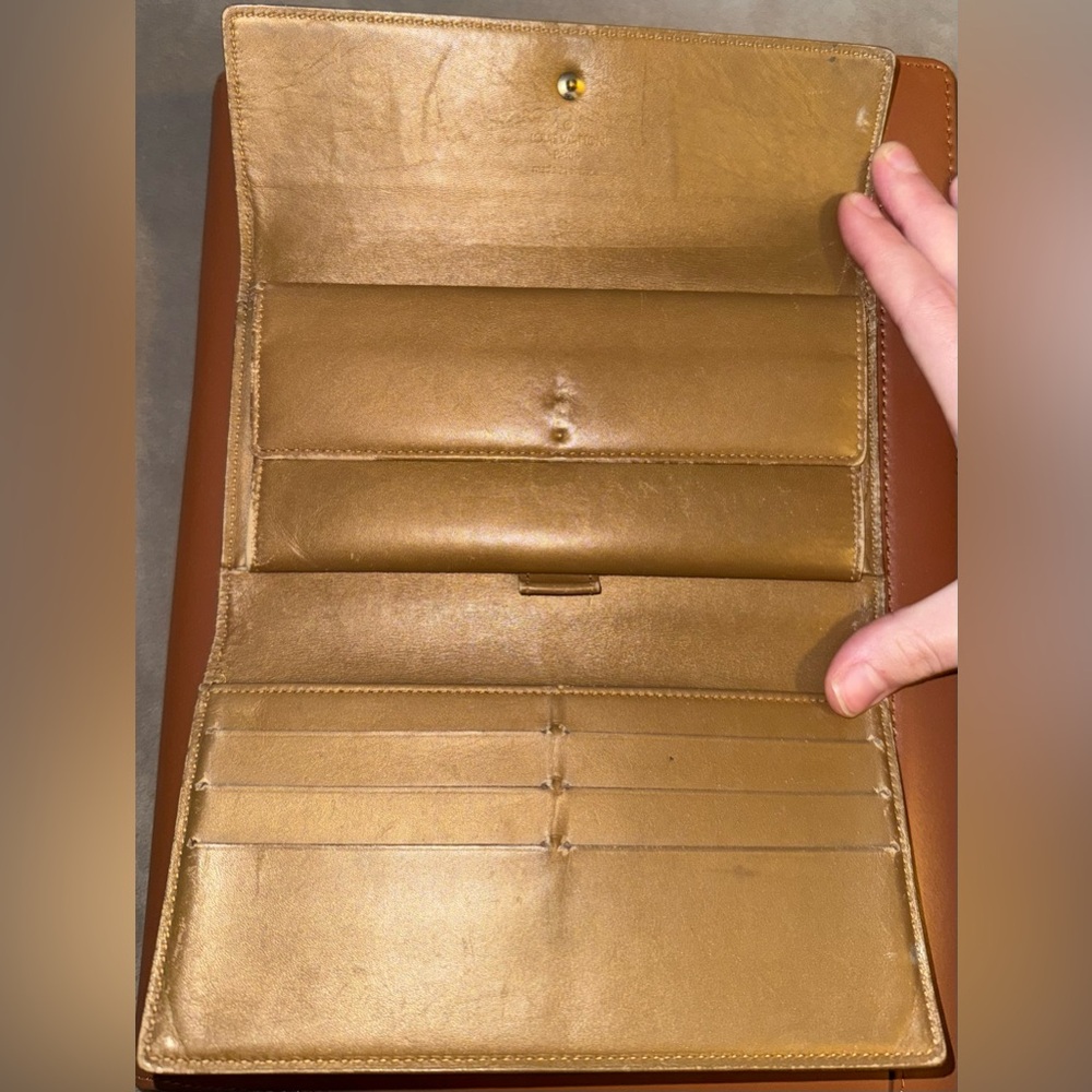 Louis Vuitton Gold Matte Vernis Porte-Tresor International Wallet - Picture 8 of 15